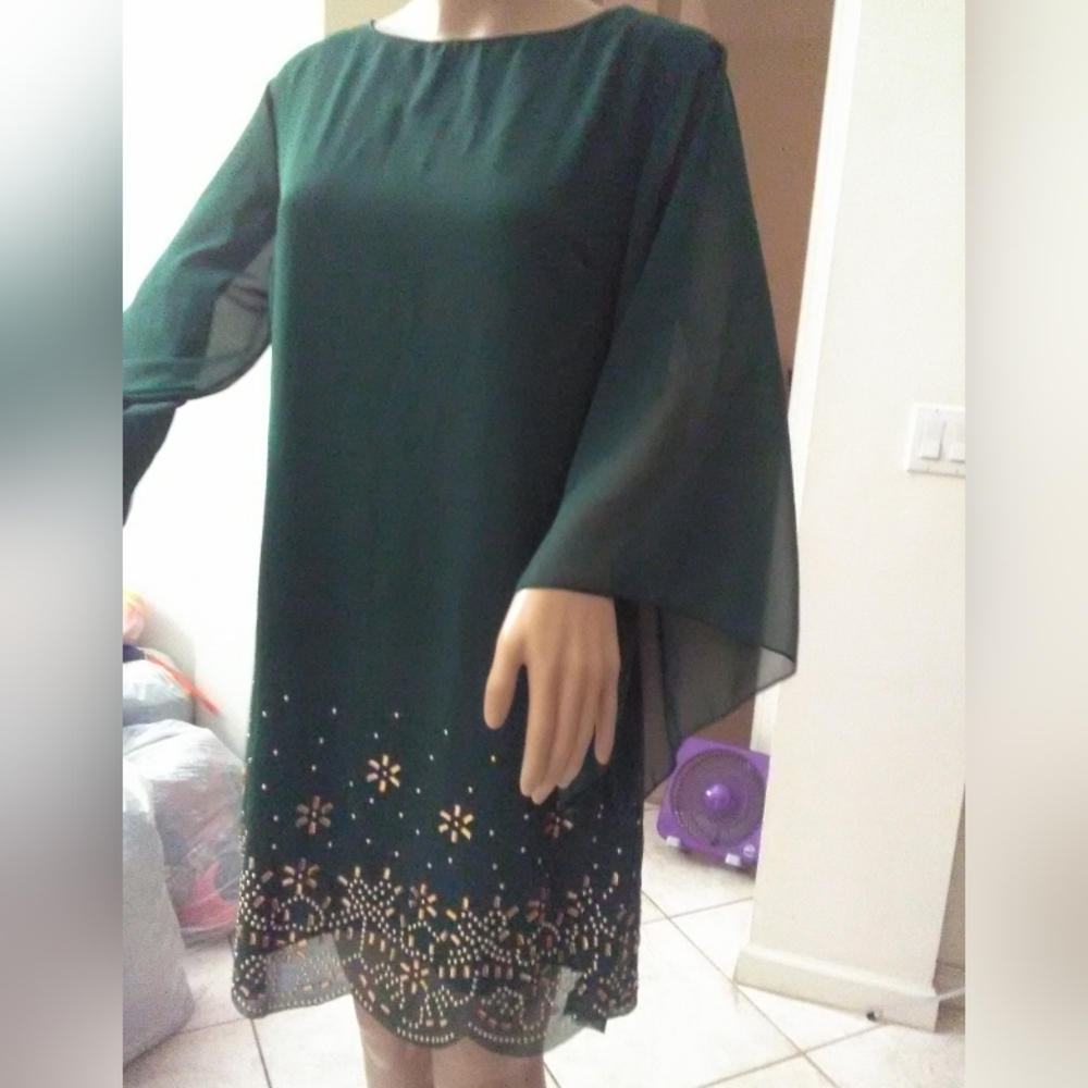 BNWOT Elegant Green Chiffon Dress BY BOUTIQUE W/ GOLD RHINESTONES PTP 20-21 - Picture 5 of 6